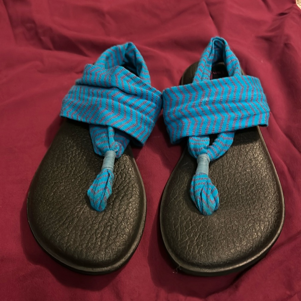 Sanuk yoga mat sling sandals